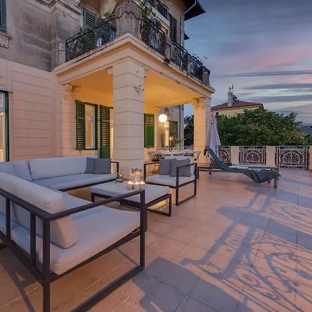 Luxury Seaview Lejlighed *