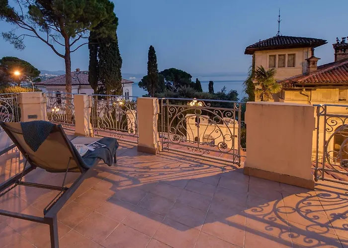 Luxury Seaview Apartment, New Aircon Heating Apartman Abbázia