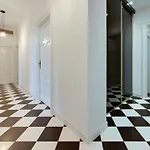Luxury Seaview Apartment, New Aircons In *